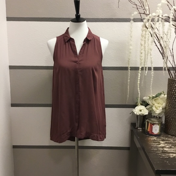 Lush Tops - Button Down Sleeveless Tunic by LUSH Lush Tops - Button Down Sleeveless Tunic by LUSH
